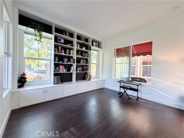 Detail Gallery Image 4 of 72 For 32102 Elk Grove Ct, Temecula,  CA 92592 - 4 Beds | 3/1 Baths