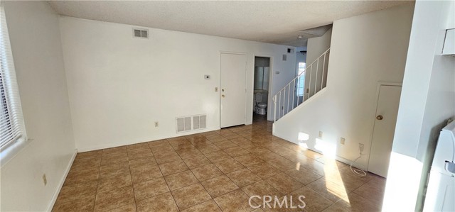 Detail Gallery Image 8 of 13 For 26295 Cardigan, Redlands,  CA 92374 - 3 Beds | 2/1 Baths