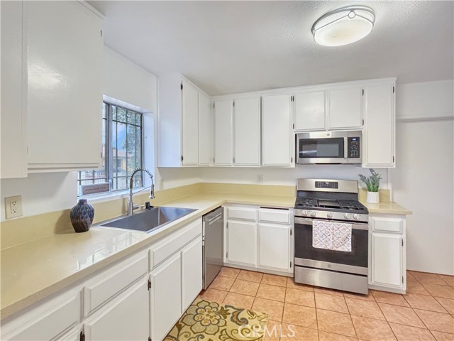 MLS #OC25264901 image #6