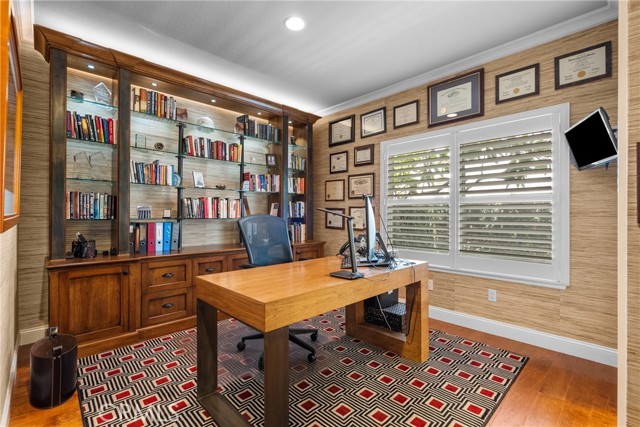 19222 Mayall Street, Northridge CA: https://media.crmls.org/medias/58fb1ab1-38a0-4b89-b2e9-a5c51bfaf439.jpg