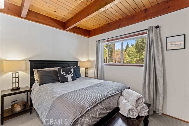 Detail Gallery Image 14 of 47 For 165 Hemlock Dr, Lake Arrowhead,  CA 92352 - 4 Beds | 3 Baths