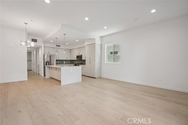 Detail Gallery Image 6 of 18 For 1746 Garfield Pl #101,  Los Angeles,  CA 90028 - 2 Beds | 2/1 Baths