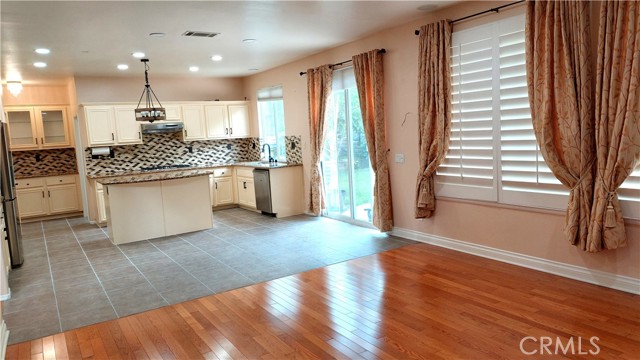 21107 Oakleaf Canyon Drive, Newhall CA: https://media.crmls.org/medias/58fc2e31-8f28-44f8-a440-7b6d65ca26e4.jpg