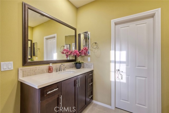Detail Gallery Image 19 of 43 For 2076 Blue Oak Ln, Vista,  CA 92084 - 3 Beds | 2/1 Baths