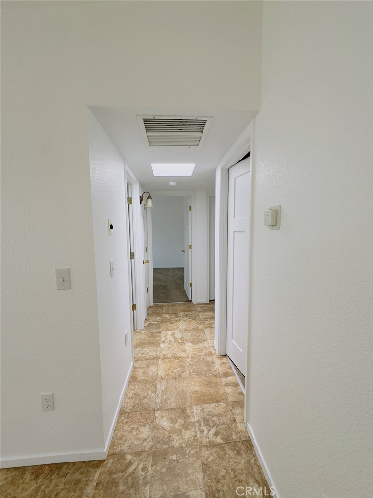 https://media.crmls.org/medias/58fcf79a-8f9b-4b1c-9dac-880ee4aa91cc.jpg?preset=X-Large