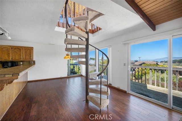 373 Bristol Street, Cambria CA: https://media.crmls.org/medias/58fda72a-2777-48b2-9f51-b5ad93bafa7a.jpg