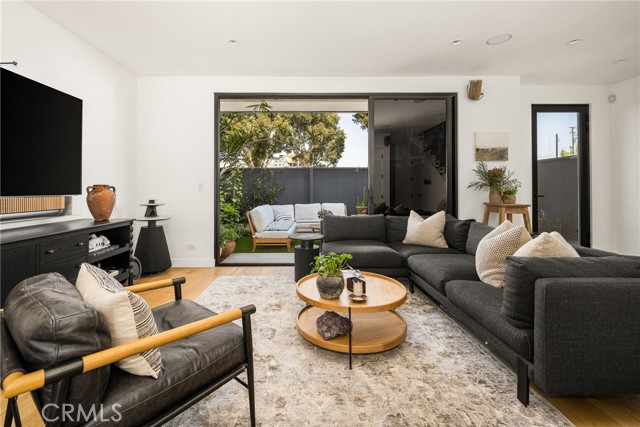 412 29th Street, Newport Beach CA: https://media.crmls.org/medias/58fe386e-cc89-48d2-8031-165e58caa95f.jpg