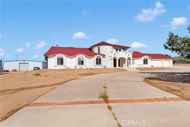 8381 White Road, Phelan CA: https://media.crmls.org/medias/58fe608f-b348-4d8f-b0ac-fb2588bf853e.jpg