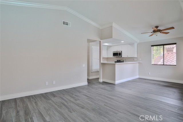 Detail Gallery Image 4 of 32 For 768 La Tierra St #I201,  Corona,  CA 92879 - 2 Beds | 2 Baths