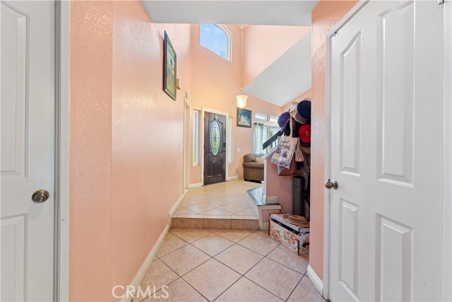 7726 Whitney Drive, Jurupa Valley CA: https://media.crmls.org/medias/58fecf74-6bb3-43bf-b2bb-05dca9eb6377.jpg