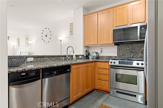 Detail Gallery Image 13 of 38 For 12688 Chapman Ave, Garden Grove,  CA 92840 - 2 Beds | 2 Baths