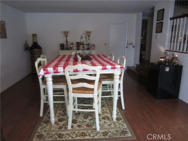 Detail Gallery Image 12 of 21 For 2393 Cragmont Ct, Simi Valley,  CA 93065 - 4 Beds | 2/1 Baths