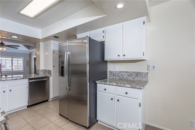 Detail Gallery Image 12 of 44 For 230 Bethany Rd #306,  Burbank,  CA 91504 - 2 Beds | 2 Baths