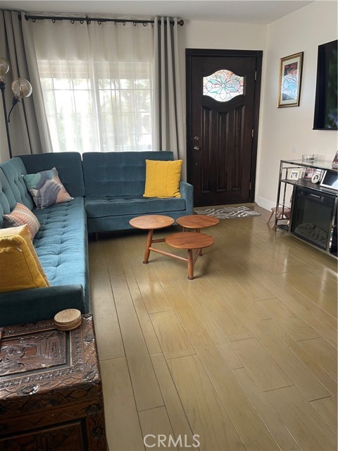 10507 Pinehurst Avenue, South Gate CA: https://media.crmls.org/medias/58ff6557-f96c-4db5-a462-ac7046121890.jpg