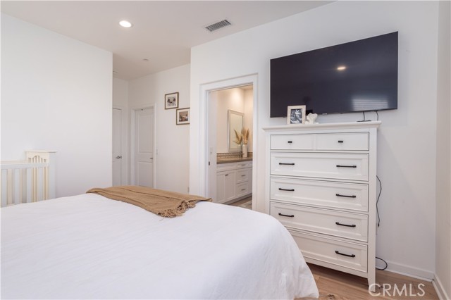 Detail Gallery Image 14 of 27 For 10261 Angel Ln, Pacoima,  CA 91331 - 4 Beds | 2/1 Baths