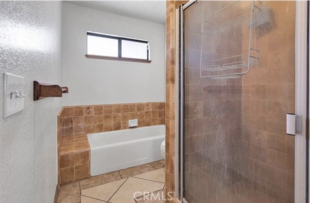 Detail Gallery Image 15 of 21 For 13621 Oakmont Dr, Victorville,  CA 92395 - 3 Beds | 2 Baths