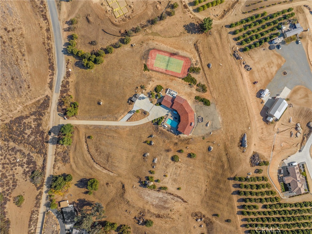 https://media.crmls.org/medias/5900072c-04b2-4551-8f47-fa40130e7c7a.jpg?preset=X-Large