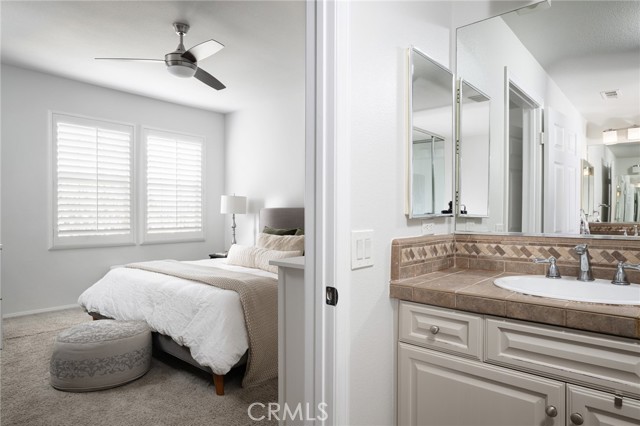 142 Pantheon, Irvine CA: https://media.crmls.org/medias/59011df4-7b53-4dfa-802d-166f80d9d237.jpg