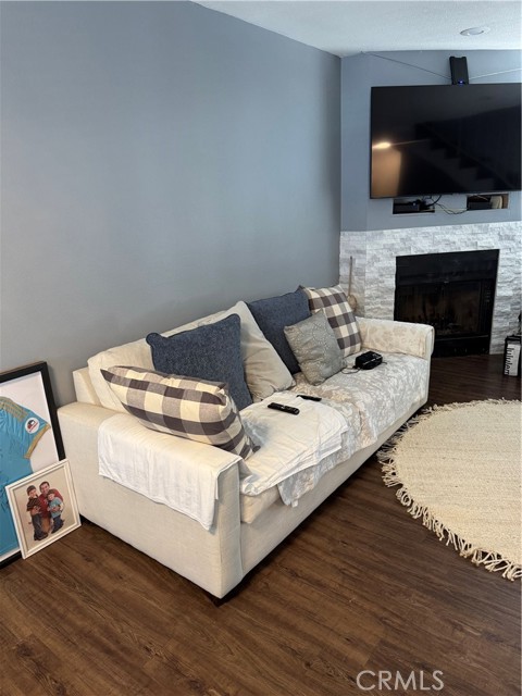 Detail Gallery Image 17 of 25 For 21720 Hart St #9,  Canoga Park,  CA 91303 - 2 Beds | 2 Baths