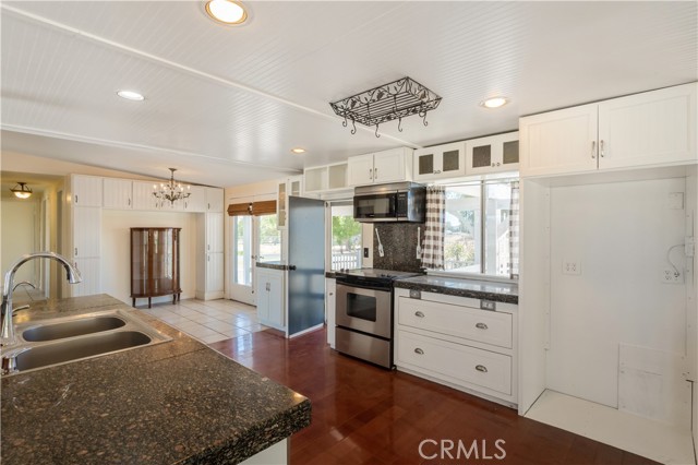 32722 Patita Lane, Winchester CA: https://media.crmls.org/medias/5901de9f-cbe5-439a-bcdd-a645526943b3.jpg