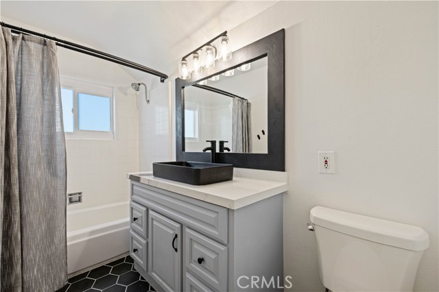 Detail Gallery Image 37 of 47 For 27933 Honeycomb Dr, Saugus,  CA 91350 - 4 Beds | 2/1 Baths