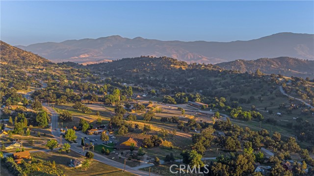 Detail Gallery Image 32 of 63 For 24401 Serra Pl, Tehachapi,  CA 93561 - 4 Beds | 3/1 Baths