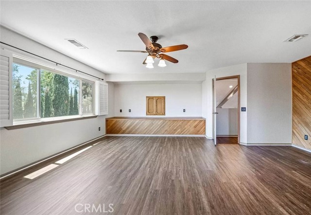 Detail Gallery Image 10 of 19 For 39812 Golfers, Palmdale,  CA 93551 - 5 Beds | 3 Baths