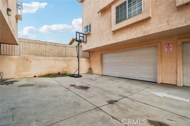 Detail Gallery Image 26 of 39 For 15928 Hunsaker #7,  Paramount,  CA 90723 - 3 Beds | 3 Baths