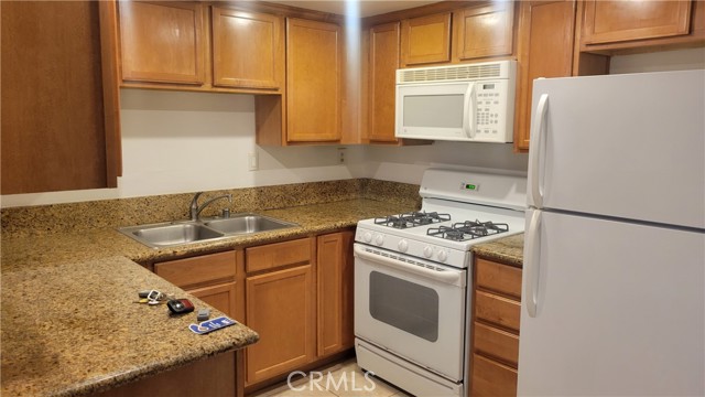1341 Massachusetts Avenue, Riverside CA: https://media.crmls.org/medias/5902d354-043c-4310-8bae-9f33f5af05e2.jpg