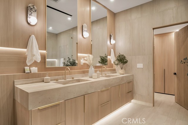 Detail Gallery Image 22 of 63 For 11107 Kling St, North Hollywood,  CA 91602 - 4 Beds | 4 Baths