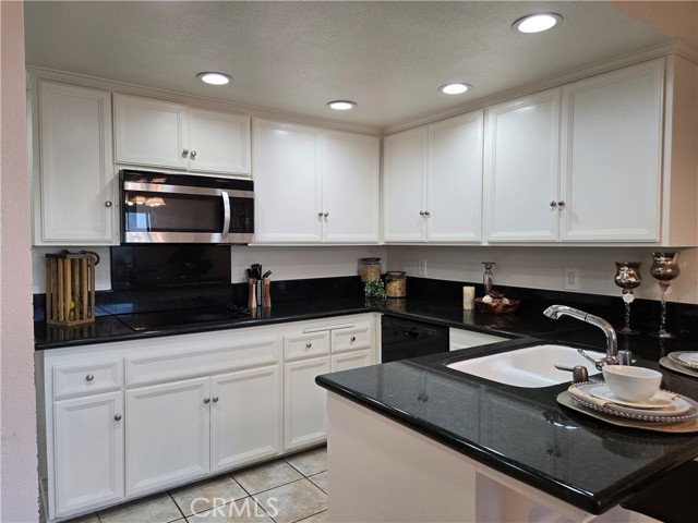 Detail Gallery Image 7 of 12 For 37 Cottonwood, Rolling Hills Estates,  CA 90274 - 3 Beds | 3 Baths