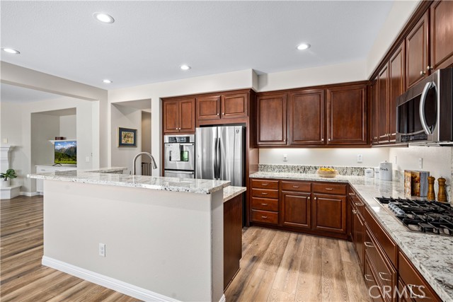 Detail Gallery Image 5 of 33 For 28264 Spring Creek Way, Menifee,  CA 92585 - 4 Beds | 3 Baths