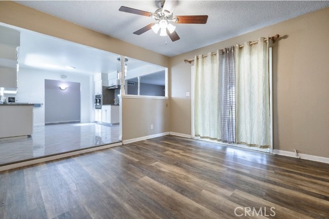 Detail Gallery Image 13 of 25 For 5097 E Carmen Ave, Fresno,  CA 93727 - 3 Beds | 2 Baths