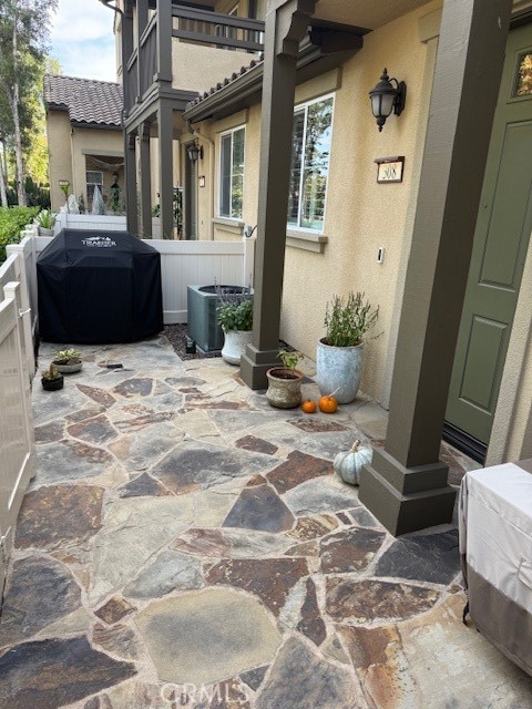 Detail Gallery Image 2 of 19 For 308 W Linden St, Orange,  CA 92865 - 2 Beds | 2/1 Baths