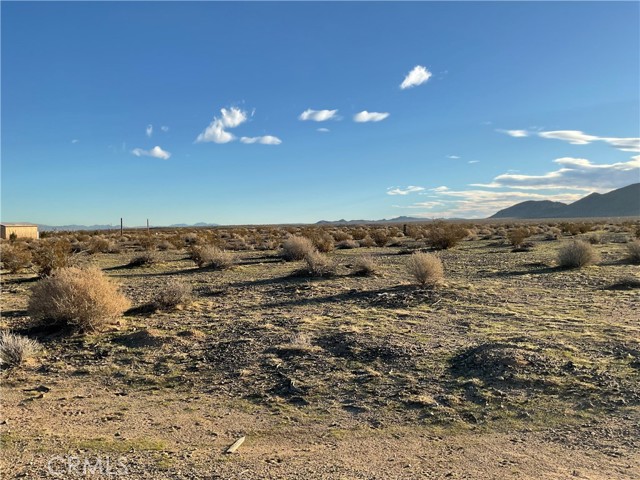 Detail Gallery Image 2 of 7 For 1 Buffalo Trail, Helendale,  CA 92342 - – Beds | – Baths