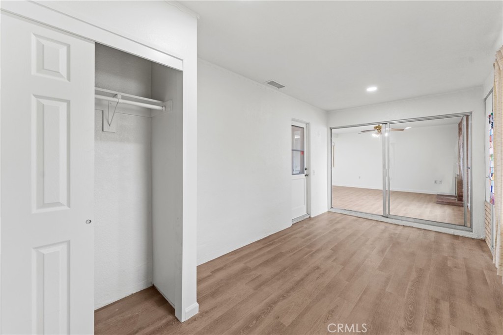 https://media.crmls.org/medias/590500e4-244b-4d9f-937d-2c4a0bb057cc.jpg?preset=X-Large