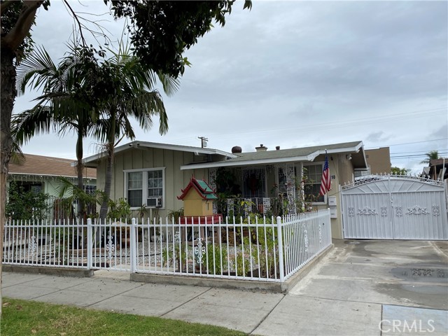 2310 Elm Ave, Long Beach, CA 90806