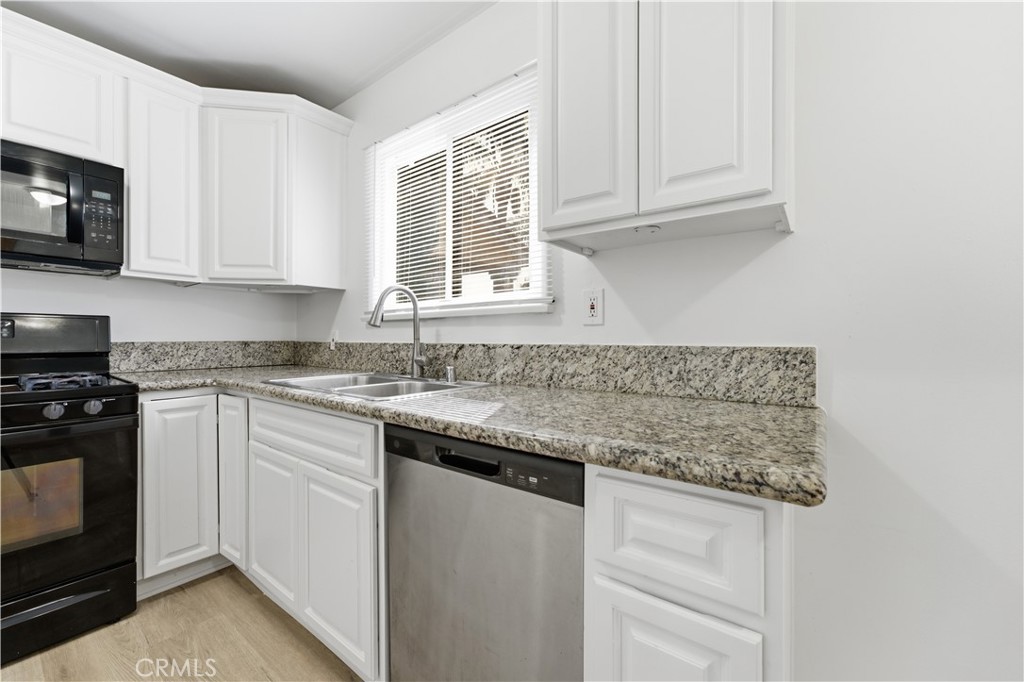 MLS #OC26156592 image #21
