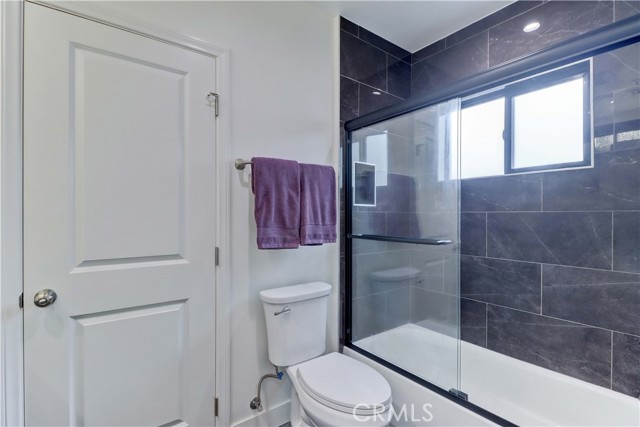 Detail Gallery Image 41 of 73 For 223 N. St. Andrews, Los Angeles,  CA 90004 - 7 Beds | 6/1 Baths