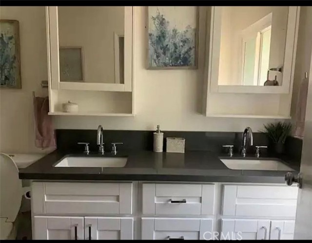 Detail Gallery Image 14 of 16 For 5500 Blanco, Woodland Hills,  CA 91367 - 5 Beds | 2/1 Baths