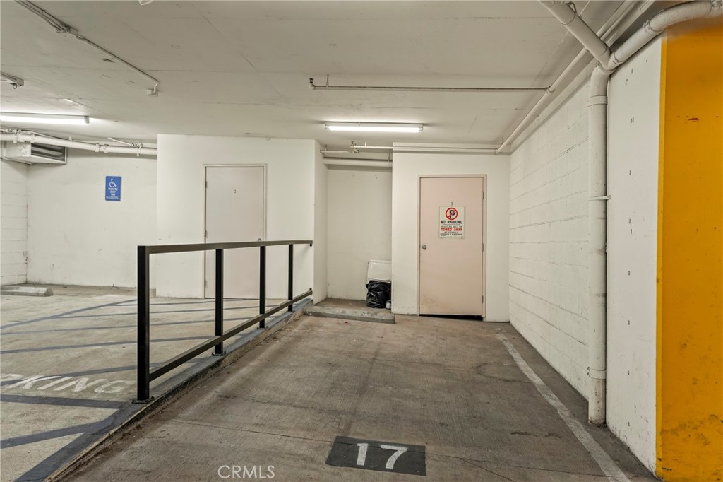 https://media.crmls.org/medias/59071593-d367-4e1d-b5ab-3bbe6ec4ae2b.jpg?preset=X-Large