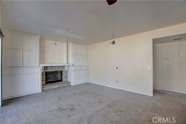 Image 24 of 52 For 681 Goldenrod Street