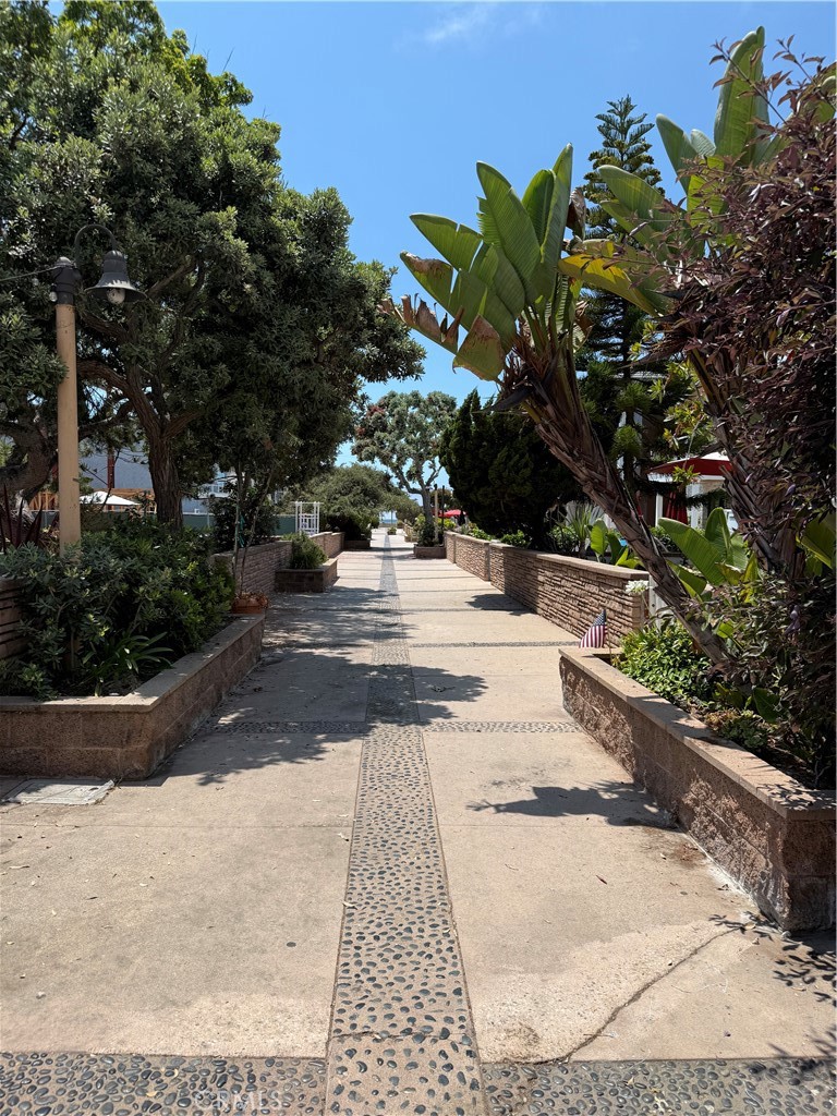 https://media.crmls.org/medias/5907418e-e407-4630-8063-559a8bc273f3.jpg?preset=X-Large