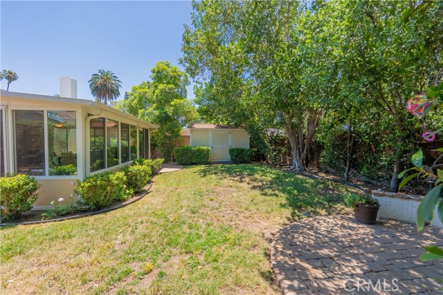 7215 Enfield Avenue, Reseda CA: https://media.crmls.org/medias/59092992-3055-439f-9555-301f04385e13.jpg