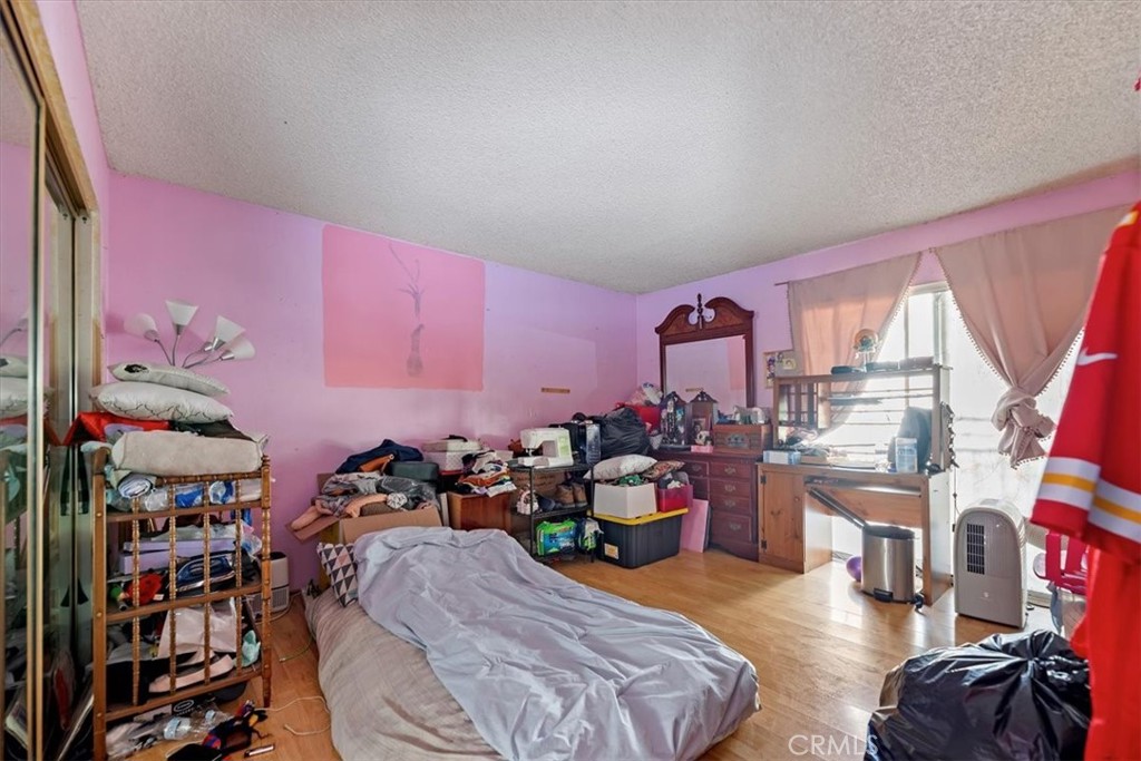 https://media.crmls.org/medias/59093904-5fe2-4526-8f16-d4f0761b7a54.jpg?preset=X-Large
