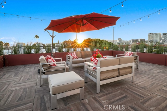 Detail Gallery Image 16 of 19 For 5820 La Mirada Ave #304,  Hollywood,  CA 90038 - 3 Beds | 2 Baths