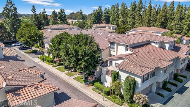Detail Gallery Image 2 of 50 For 304 Birch Grove, Irvine,  CA 92618 - 2 Beds | 2/1 Baths
