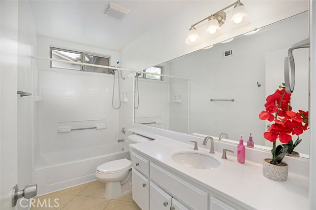 Detail Gallery Image 14 of 32 For 13099 Palisade Pl, Moreno Valley,  CA 92553 - 4 Beds | 3 Baths