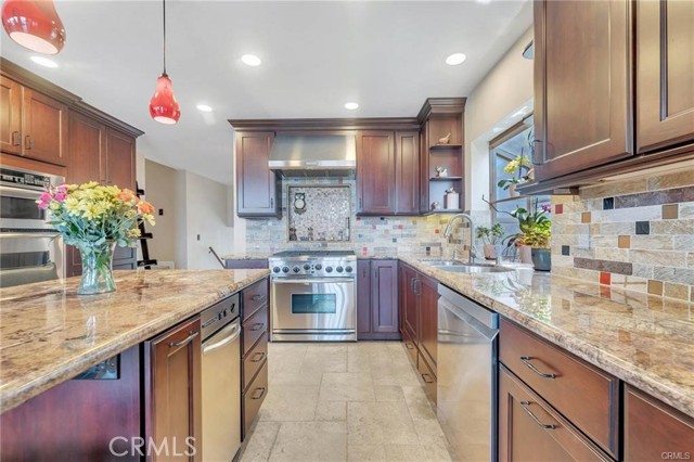 Detail Gallery Image 24 of 53 For 956 Crown Hill, Simi Valley,  CA 93063 - 4 Beds | 3 Baths