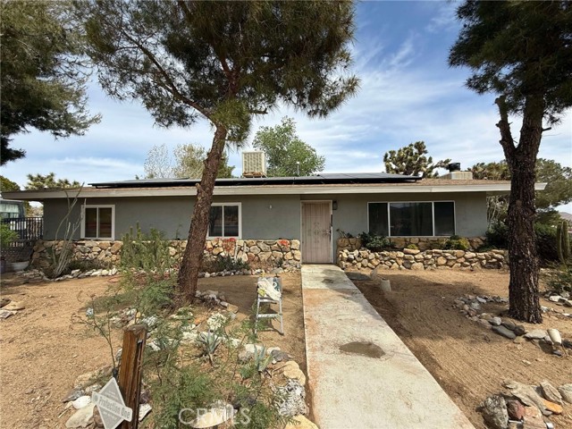 56484 Onaga Trail, Yucca Valley CA: https://media.crmls.org/medias/590b8926-8677-4dad-94a4-0e1eb127ea94.jpg
